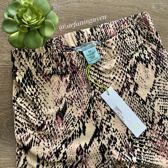 🌟 Tan Python Snake Print Bike Shorts - Picture 3 of 4